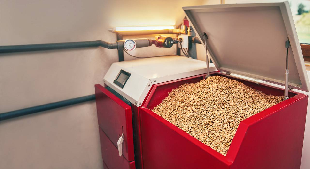 modern-pellet-stove-using-biofuel-heat-home-winter-ecological-efficient-heat-alternative_Easy-Resize.com.jpg
