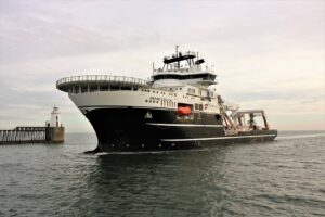 Wiązki kablowe na statkach i w offshore - odporność na warunki morskie